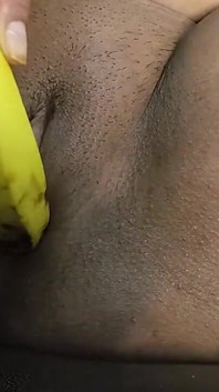 Nena caliente quiere comer mi semen