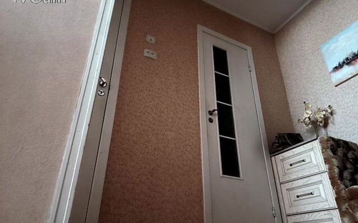 webcamboy98: 벌거벗은 다리와 자지 댄스