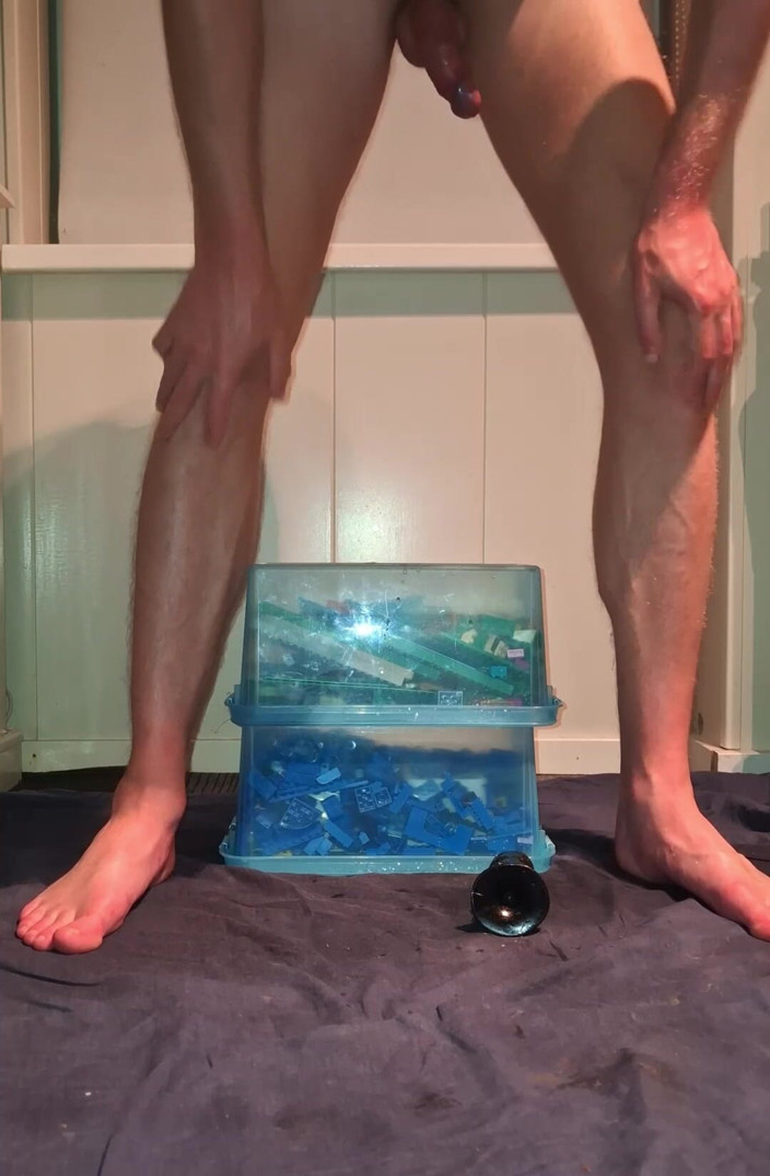 NoFace Twink X: Pulă mare solo homosexuală - călărire de vibrator anal