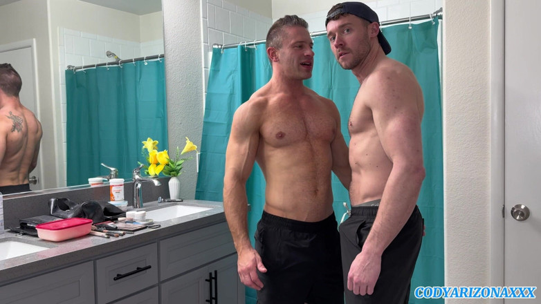 Cody Arizona - Gay: Trang điểm trong phòng tắm với Cody Arizona và Justin the...