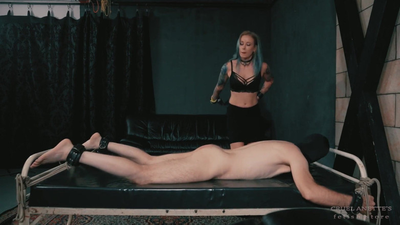 Cruel Anettes fetish world: Hard spanking from Anette