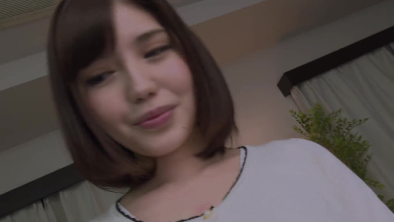 Caribbeancom: 질싸하기 전에 다양한 하드코어 포즈를 취하는 동양 갈색 머리