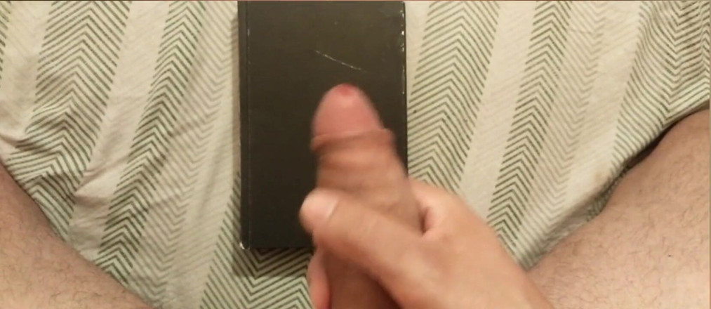 Lo Zborro: 我的淫荡邻居把我的内裤扔在阳台上。