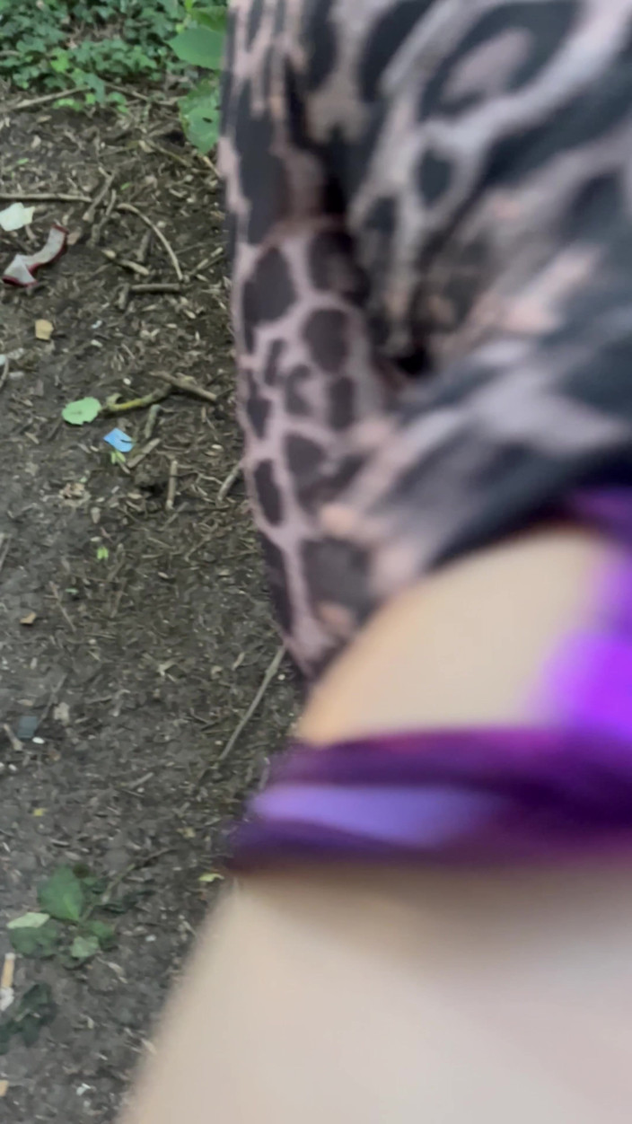 Mature milf: Baisée dans les bois, partie 2