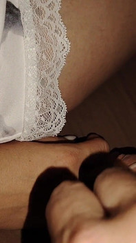 Masturbándome En Secreto Con El Brazito De Mi Hermanastra. Primera Parte