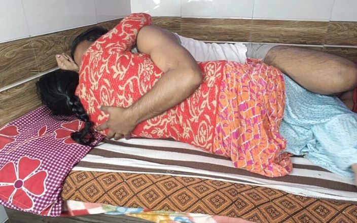 Pyaripooja22: Gadis berhubungan seks dengan pacarnya di musim dingin malam.