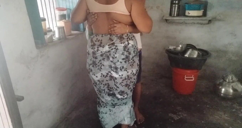 Yourgeeta8899: Când mi-am văzut sora vitregă masturbându-se singură, pofta mea de...