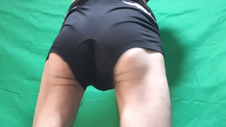 HeIsSooThin: Czarne boyshorts przymierzają