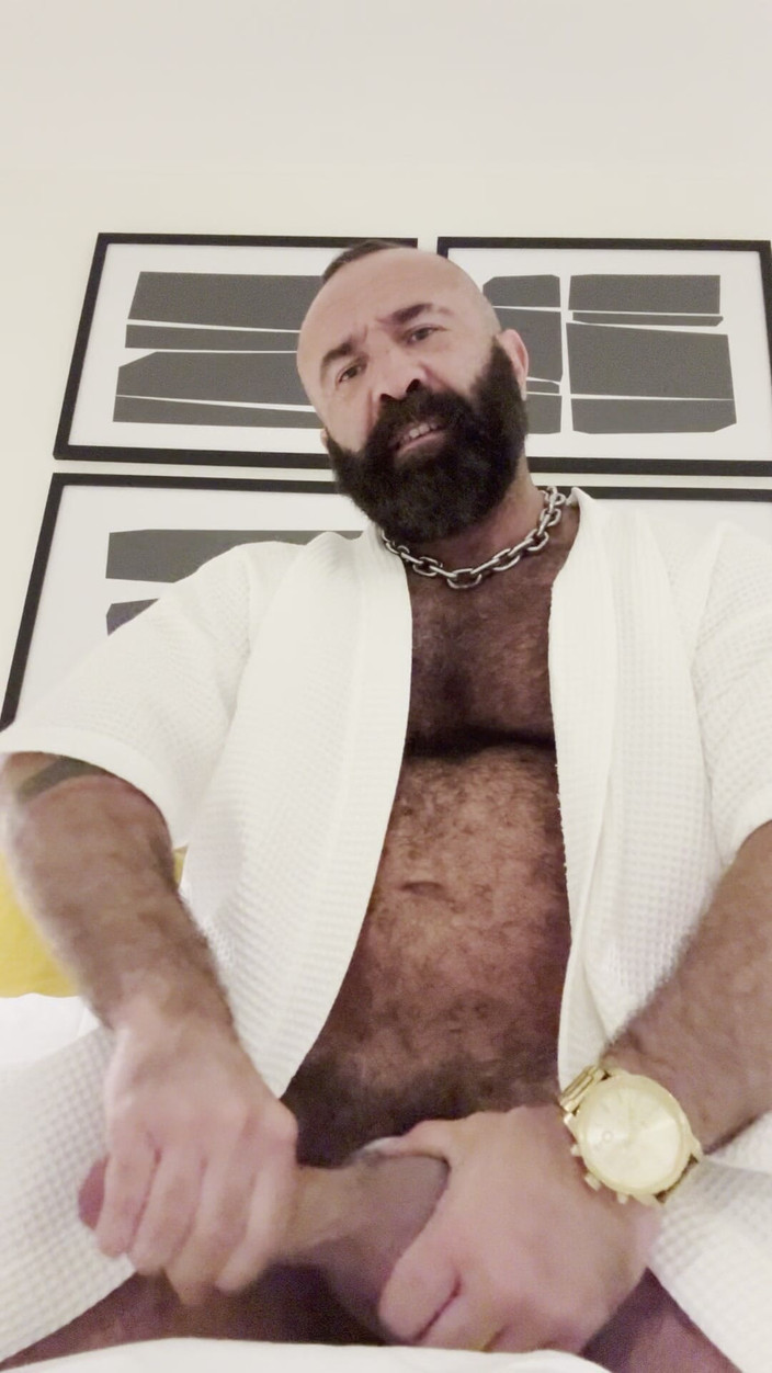 Tyler Rex: Verbal Muscle Bear Jerks His Big Cock with Cock Ring &amp;...