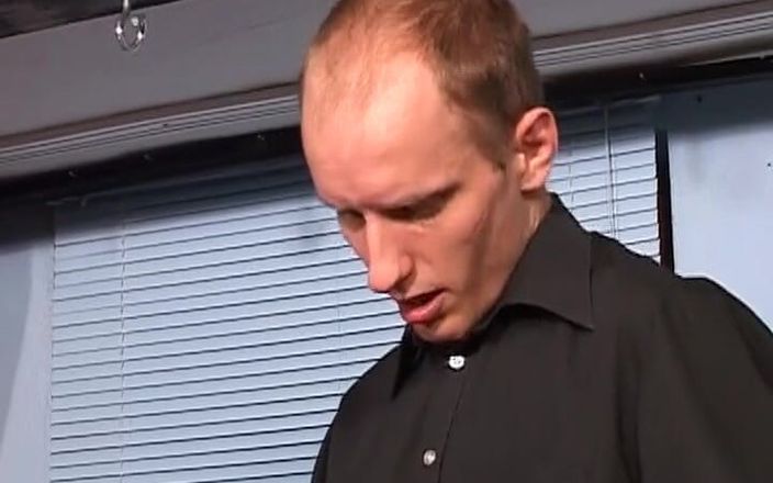 Deutscher hardcore: Cewek seksi jerman lagi asik jilat sperma setelah dientot pakai...