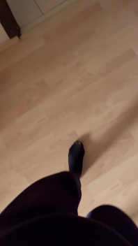 POV: Chůze v černých punčochách