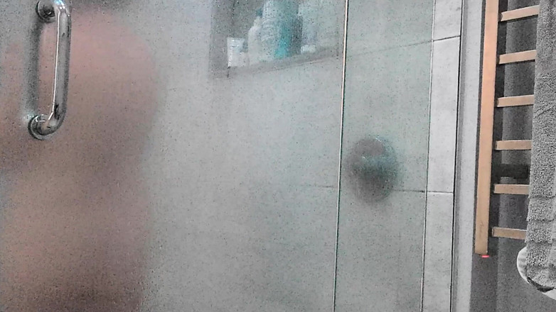 Erin and Andy: Adegan Mandi Tiri Asia Erin Luvin Dan Puting Panjangnya Yang...