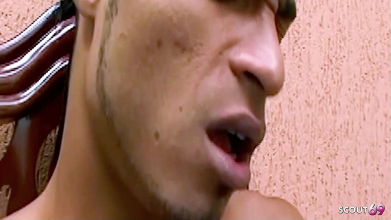 Shemale TS Collection: Tetona latina transexual Claudia Lins follada en la cocina con...