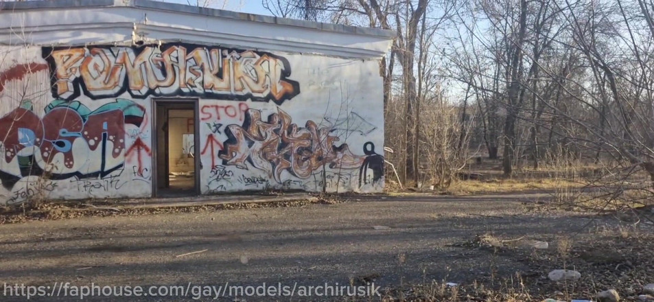 ArchiRusik: Do prdele s velkým penisem femboyem v opuštěném království! Do...