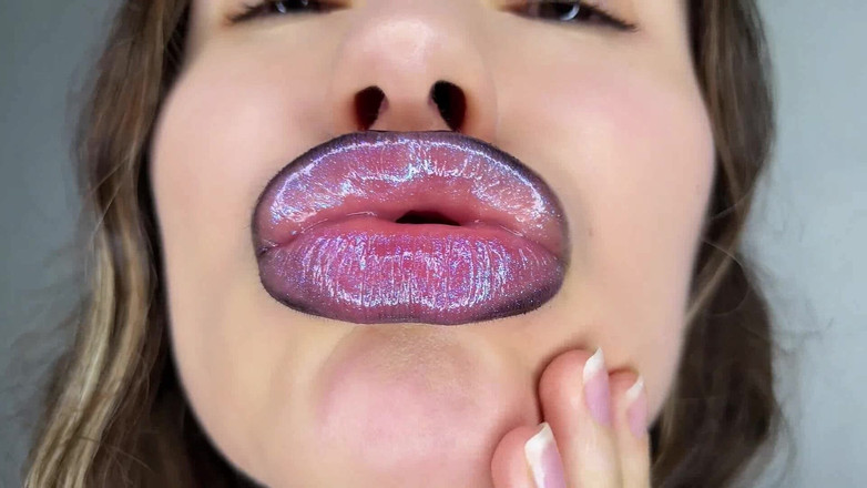 Rarible Diamond: Gentle Giantess Sticky Kiss POV