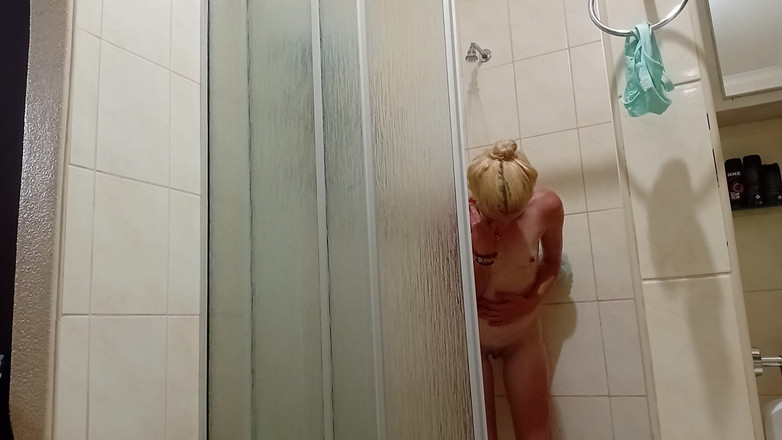 18blondteen: Membuat video kongkek yang menyeronokkan untuk teman lelaki saya semasa...