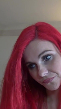 Kunjungan dari roxi keogh si cewek hot rambut merah yang lagi asik ngocok kontol