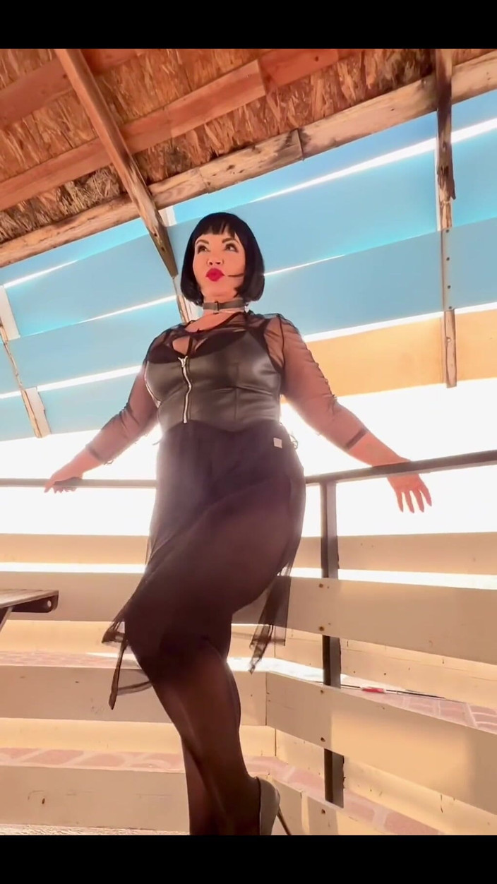 KarmenMilf: Buongiorno dalla spiaggia