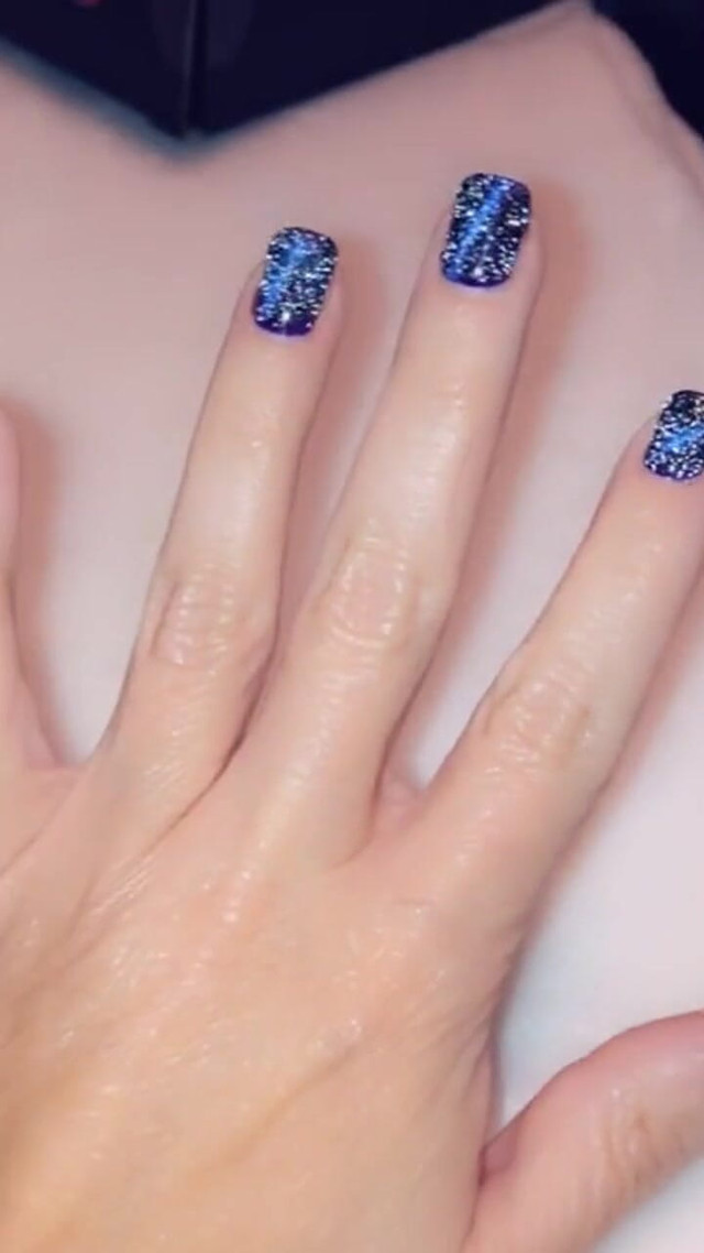 They Freaking Sparkle (EroticallyEllie) They Freaking Sparkle (EroticallyEllie)