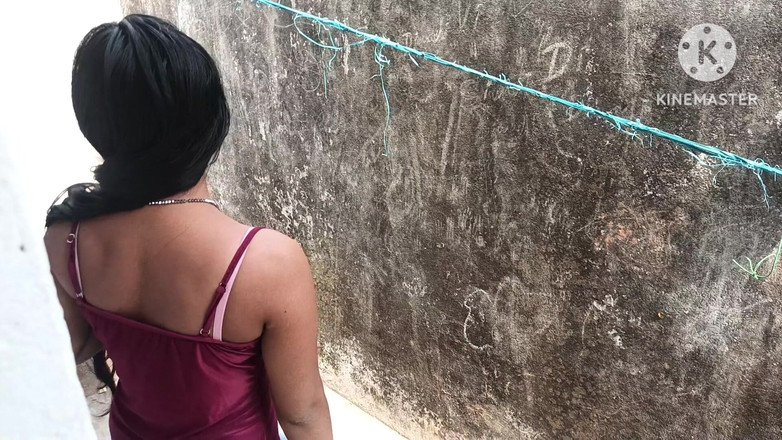 Raniki chut: Desi krásná vesnická přítelkyně BF venkovní sex video celé hindské...