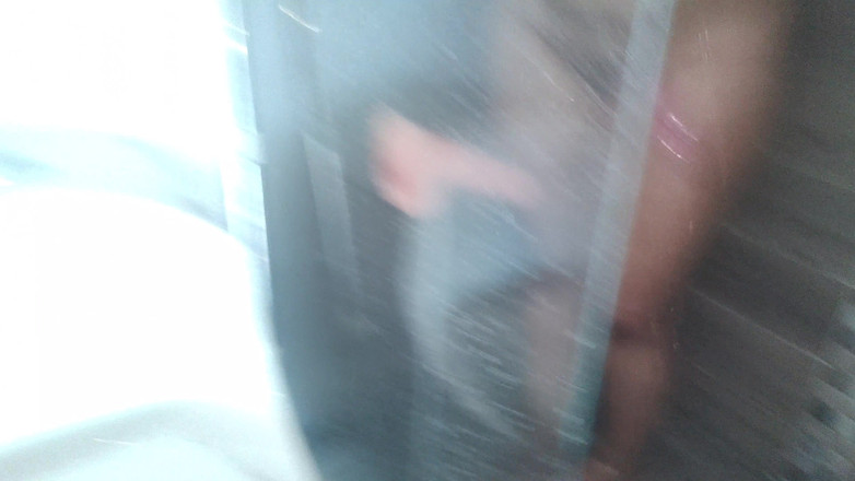 PABLO N3GROBAR: Cewek nakal super semok ini lagi asik muasin memeknya pakai...