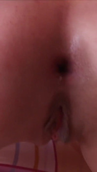 La teen anastasiya ha le tette piccole ma ama i grossi cazzi nel culo