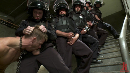 Kink Men Classics: Jeremy Stevens: blokada, wydobycie komórek i jebanie gang więzienny