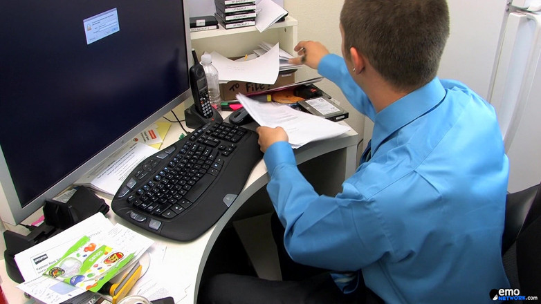 Homo Emo: Ryan masukin kontol besar pria ini ke dalam wesley!