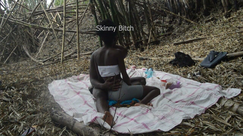 Skinny Bitch: Seks w lesie na świeżym powietrzu