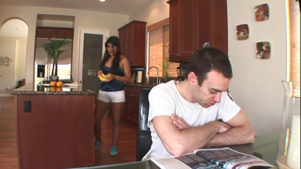 Real Anal Stories: Brünette mit behaarter muschi erfreut einen perversen Italiener in der...