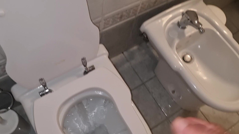 Alexander Audran: AMICA IN DOCCIA 1 IL MIO CAZZO NON HA RESISTITO - GEMITI...