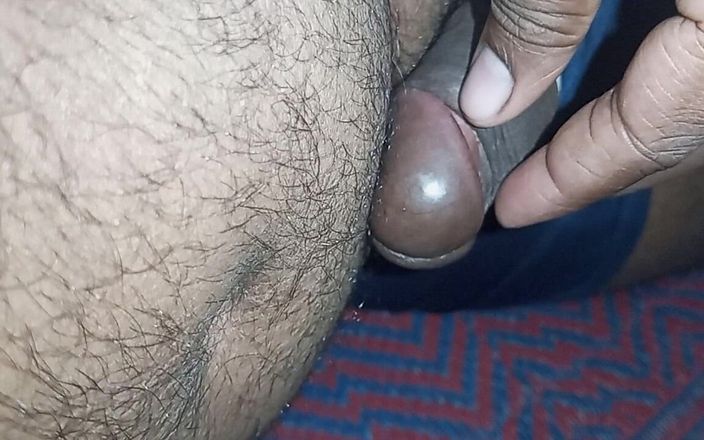Sweet Indian cock: 自宅のバスルームセックスでミア・カーンをクソ