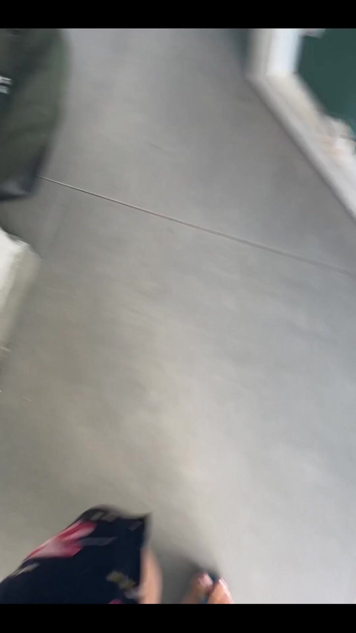 KiffaFeet: Dobré ráno s mými sexy nohami a modrými sandály