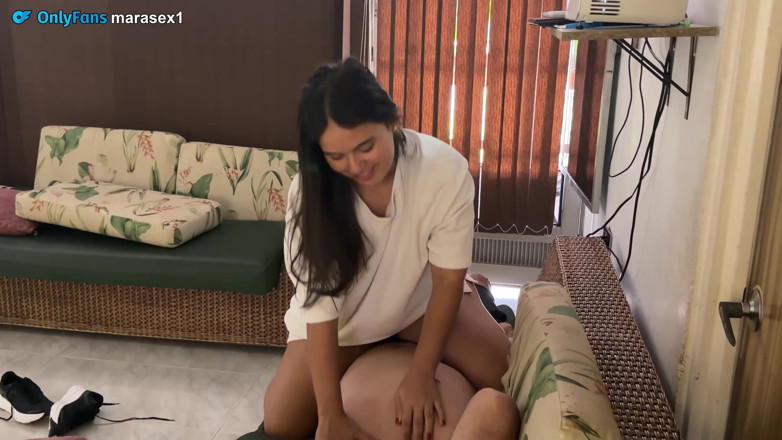 PronoiaMey: Aku dientot habis-habisan sama abang tiriku tanpa sepong kontol sama...