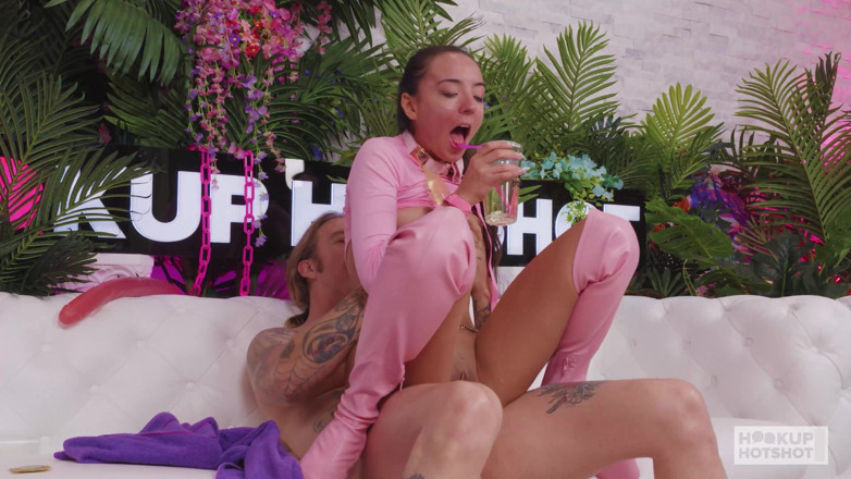 Hookup Hotshot: Petite Sasha Tatcha Is Horny for Bryan Gozzling's Hardcore Sex!