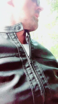 Slutboyben Cam4 シュヴェリーンB321駐車場でのセクシーなクルージング女性