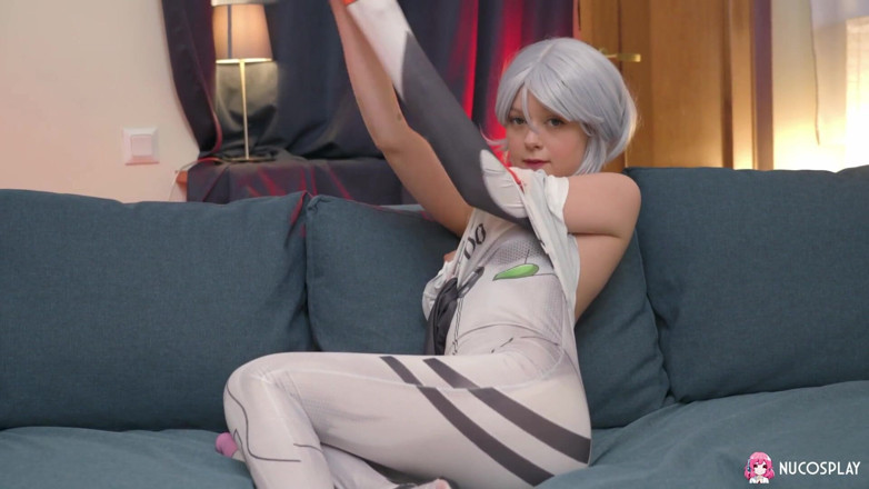 Nu Cosplay: Eva barbie has such a pretty pussy