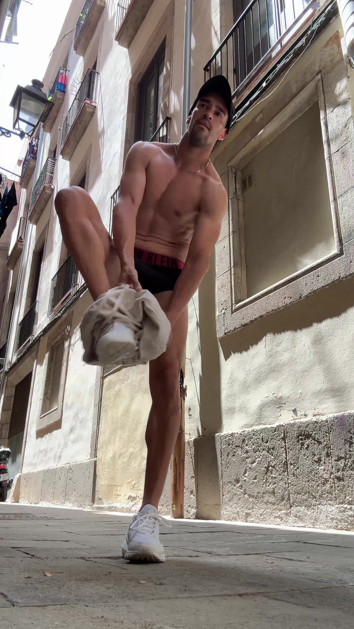 Paul Williams: Totalement nu dans les rues de Barcelone