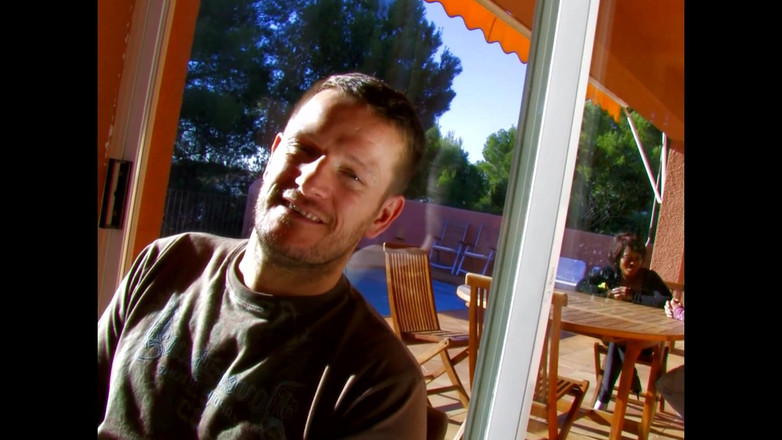 Adultwhisper: Szczęśliwy facet wali dwie młode dziwki basenu