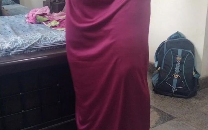 Tamil lesbian: Tarian santai bareng cewek tamil