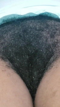 Coño peludo de cerca - cuerpo natural crudo que no sueles ver
