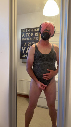 Julia Trans: Дзеркало, дзеркало на стіні