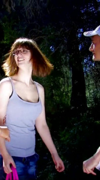 Chica pelirroja ama follar por la naturaleza