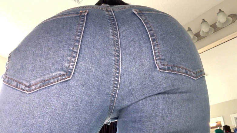 Mya Mula Goddess: Denim, contrôle mental