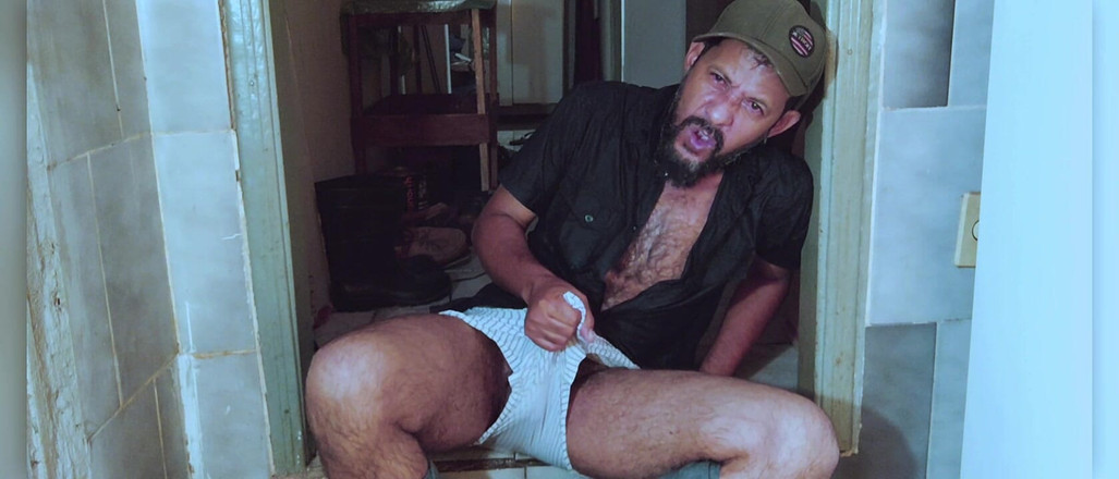 Stink HairyMale: Banho Com Roupas