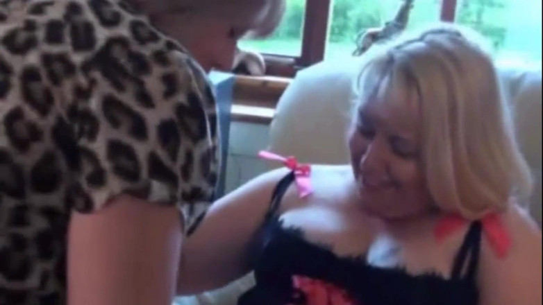 Lexie Cummings: Strapon lesbiche con troie bbw mature