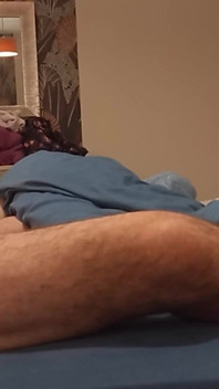 Ibu tiri perancis yang super sange lagi ngentot pantat bahenolnya
