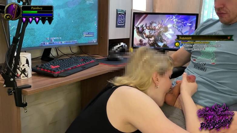 AnnyCandyPainboy: World of Warcraft oynarken kız yarak emiyor