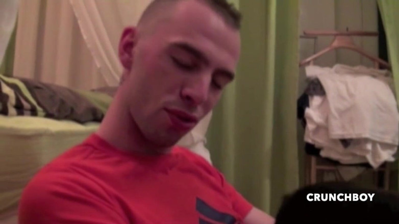 Sneaker gay: Penghinaan kasut dan kaki menghidu oleh wanita scally awak