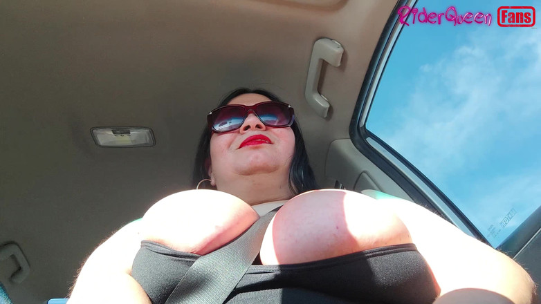 Riderqueen BBW Step Mom Latina Ebony: Mi gran teta en público rute